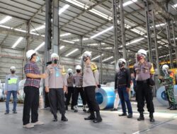 Tak Hanya Siapkan Kampung Tangguh, Kini Kapolres Tinjau Pabrik Tangguh di Mojokerto
