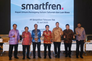 Jajaran Komisaris dan Direksi PT Smartfren Telecom Tbk