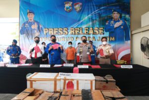 Konferensi Pers Ditpolairud Polda Jawa Timur