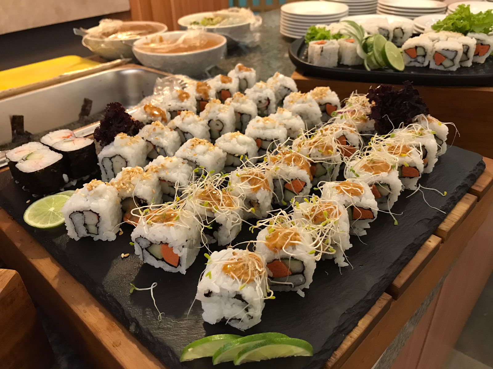 Sushi Rendang dan Sushi Pecel di Aston Inn Jemursari