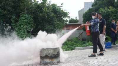 Antisipasi Kebakaran, Puluhan Karyawan Aston Mojokerto Hotel Ikuti Latihan APAR
