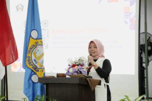 Rektor STIKOSA AWS (Sekolah Tinggi Ilmu Komunikasi Almamater Wartawan Surabaya) Dr. Meithiana Indrasari