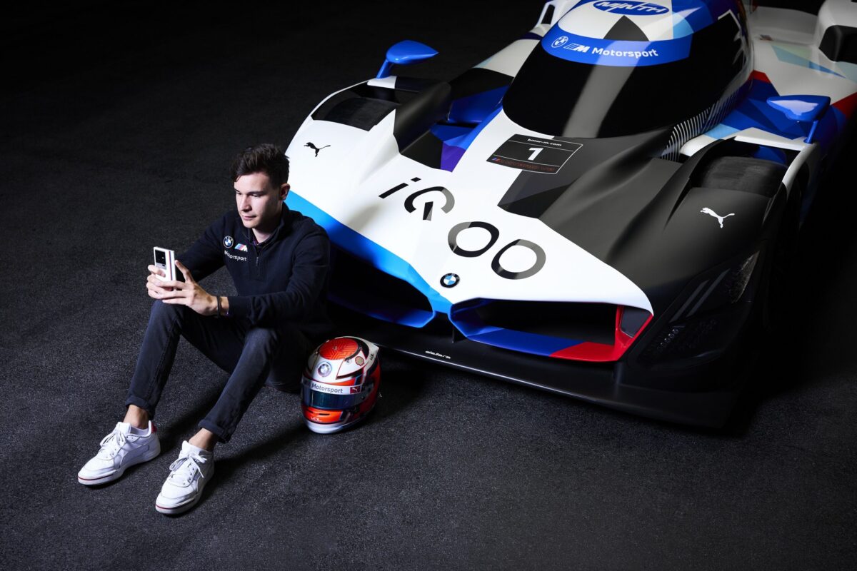 Kolaborasi iQOO dengan BMW M Motorsport