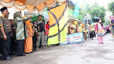 Buka MTs Ronas Street Parade, Bupati Mojokerto Berharap Jadi Ajang Asah Kreatifitas Anak