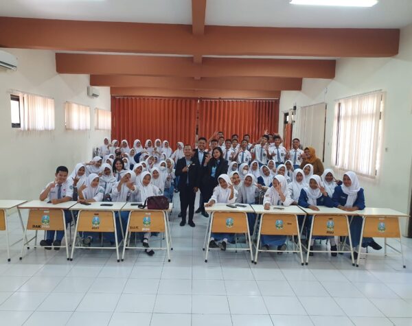 Kenalkan Perhotelan ke SMKN 2 Mojokerto, Inilah Aston Mojokerto Goes to School