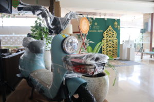 Nampak doorprize motor listrik bagi yang bukber di Kampung Ramadan, LYNN Hotel Mojokerto