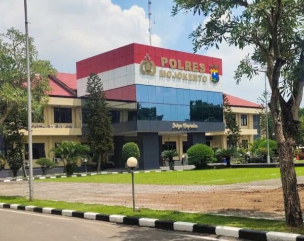 Burhanuddin Muhtadi : Tingkat Kepercayaan Publik ke Polri Meningkat Jadi 73,2 Persen