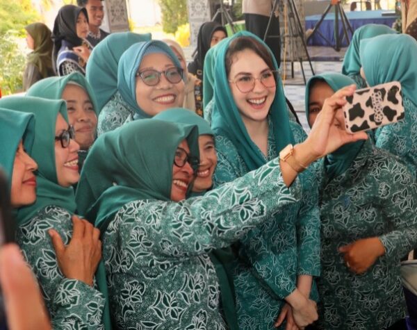 Arumi Bachsin: Jika Pemerintah Desa/Kelurahan Hebat, Pasti PKK-nya Kuat