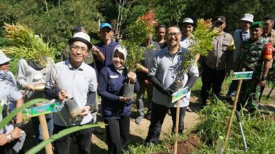 Hari Lingkungan Hidup, Bupati Mojokerto Serukan Gerakan Menanam Pohon