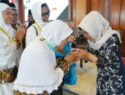 Wali Kota Mojokerto Lepas Jemaah Haji, Fasilitasi Doa Daring saat Wukuf