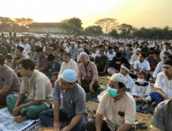 Ribuan Jemaah Salat Idul Adha di Lapangan Surodinawan, Ceramahnya Adem