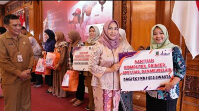 5.200 Siswa Baru Kota Mojokerto Terima Bantuan Perlengkapan Sekolah