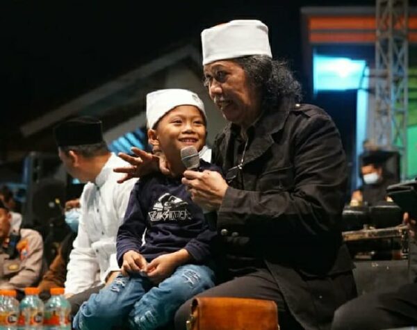 Untaian Doa untuk Cak Nun, dari Jemaah Maiyah hingga Pejabat