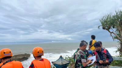 Kronologi 3 WNI dan 2 WNA Terseret Ombak di Pantai Jembatan Panjang Malang