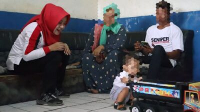 Cerianya Bayi Stunting di Mojokerto Dihadiahi Mobil Mainan dari Bupati