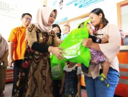 Cegah Stunting, 323 Keluarga di Kota Mojokerto Terima Bantuan Pangan