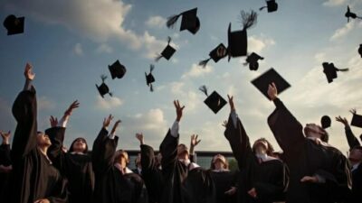 Polemik Wisuda TK hingga SMA, Pakar UGM Beberkan Fakta Perbedaan di Luar Negeri