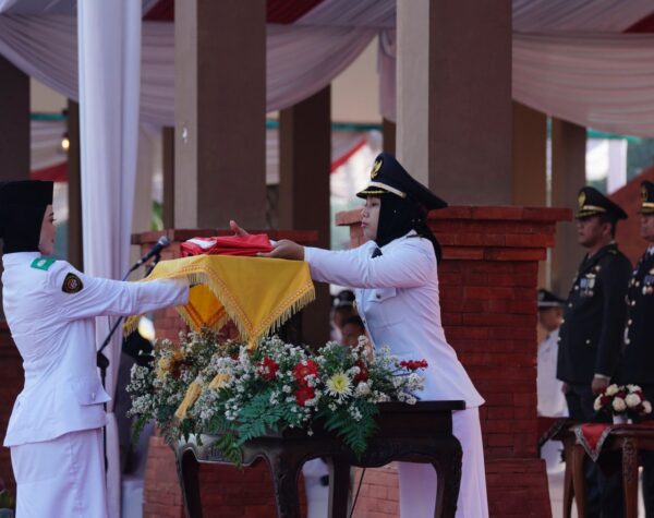 Jadi Inspektur Upacara HUT RI, Wali Kota Mojokerto: Bangkit untuk Indonesia Maju