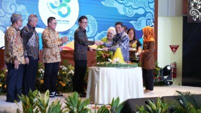 85EE4758 E352 43BE A2C8 86368BCE3994