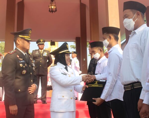 Ratusan Warga Binaan Lapas Mojokerto Dapat Remisi, Lima Orang Langsung Bebas