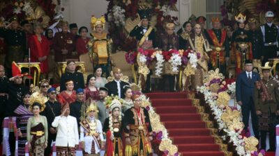 Pimpin Upacara HUT ke-78 RI, Presiden Jokowi Pakai Baju Adat Surakarta