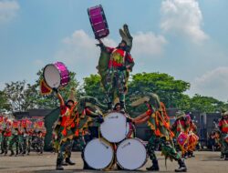 Drumband Yonif 1 Marinir Tampil Memukau, Komandan Korps Marinir Beri Tantangan