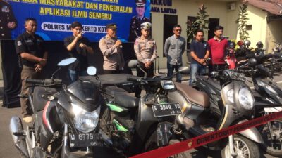 Penyerahan barang bukti kendaraan di Mapolres Mojokerto Kota, Jumat (22/9/2023). (Erik/KabarTerdepan.com) 