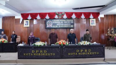 Paripurna DPRD Kota Mojokerto membahas usulan pemberhentian Wali Kota yang habis masa jabatan, Rabu (27/9/2023). (Erik/KT)