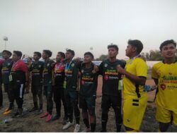 Disaksikan Bupati Ikfina, Tim Sepak Bola Kabupaten Mojokerto Menang Tipis Lawan Kota Pasuruan