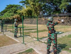 Asah Kemampuan, Prajurit Yonif 3 Marinir dan Taruna AAL Korps Marinir Berlatih Menembak
