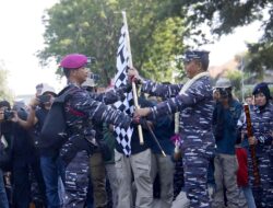 10 Penerjun Taifib 2 Marinir Meriahkan Kirab Kota Surabaya
