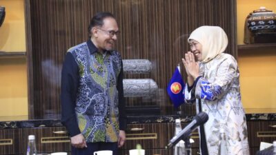 Khofifah Apresiasi Konsep Madani yang Diterapkan PM Anwar Ibrahim