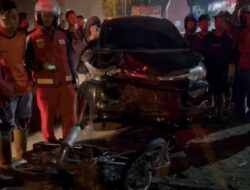 Nyeting Motor, Remaja Asal Sooko Mojokerto Terluka Parah Menabrak Mobil Polisi
