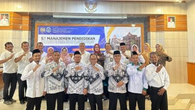Foto bersama Pengawas Sekolah dan Kepala Sekolah Penggerak tingkat SMP di Kabupaten Lamongan (Dok. Prodi S2 Manajemen Pendidikan Unesa)