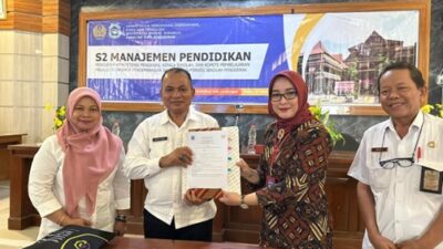 Penandatanganan MoU secara simbolik antara prodi S2 MP dengan Dinas Pendidikan Kabupaten Lamongan (Dok. Prodi S2 Manajemen Pendidikan Unesa)