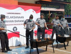 Lapas Mojokerto Musnahkan Barang Hasil Razia, ada Puluhan Senjata Tajam