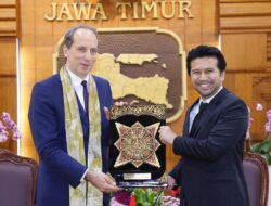 Wagub Emil Berharap Batik dan Tenun Dilirik Industri Mode di Prancis