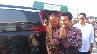 Wakil Gubernur Jawa Timur, Emil Elesttianto Dardak meresmikan pabrik pengolahan limbah B3 di Mojokerto, Selasa (17/10/2023). (Erix/KabarTerdepan.com) 