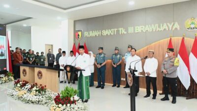 Presiden Jokowi memberikan sambutan saat peresmian Tower Islam Surabaya A Yani (Dok Sekretariat Presiden)
