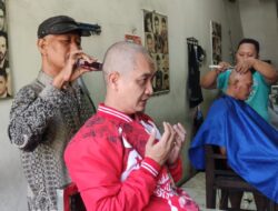 Prabowo-Gibran Daftar ke KPU, Kader PSI di Surabaya Cukur Gundul