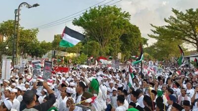 Ribuan warga Jombang ikuti aksi solidaritas untuk Palestina, Rabu (25/10/2023). (Erix/KabarTerdepan.com) 