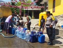 4 Tangki Air Bersih dari Polres Mojokerto Digelontorkan Bantu Desa Kekeringan di Ngoro