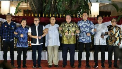 Para Ketua Umum partai di Koalisi KIM bertemu di kediaman Prabowo, Jumat (13/10/2023) malam. (Instagram @prabowo) 