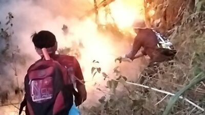 Lereng Gunung Penanggungan Terbakar, 85 Petugas Gabungan Diterjunkan