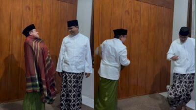 Kolase foto Cak Imin nyelepet Anies pakai sarung. (Tangkaoan layar instagram @cakiminow) 