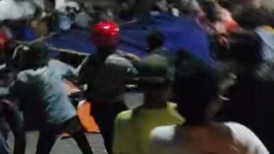 Tangkapan layar video dugaan kericuhan demo PT Pradha Karya Perkasa di Kecamatan Kutorejo, Kabupaten Mojokerto, Kamis (19/10/2023) malam