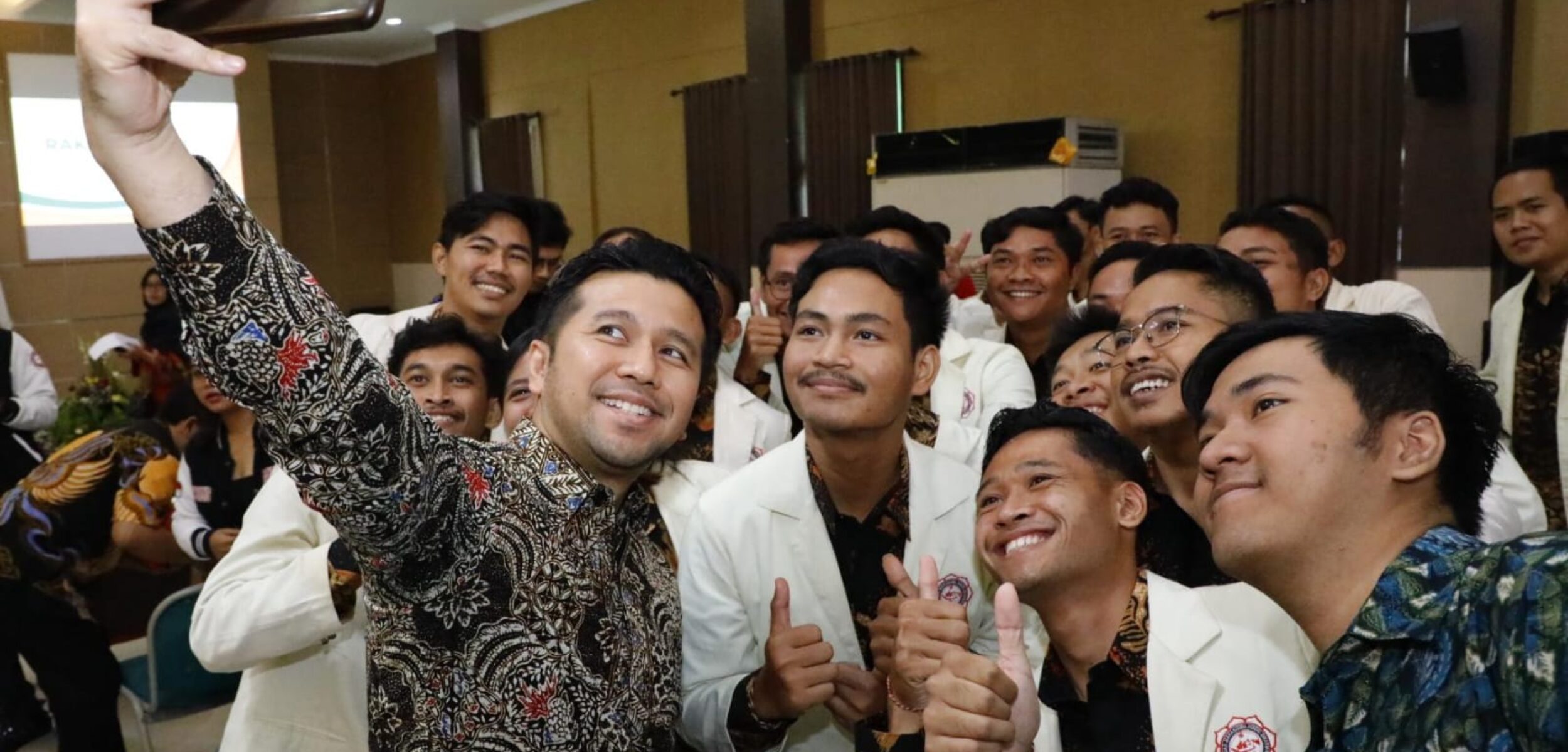 dewan pers sambang kampus