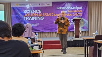 Ketua Komite Pengendalian Resistensi Antimikroba Kementerian Kesehatan Republik Indonesia, dr Harry Parathon mengingatkan untuk berhati-hati menggunakan antibiotik sembarangan (Lintang / Kabarterdepan.com)