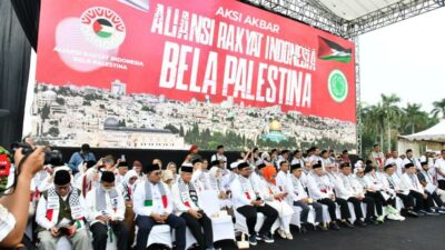 Sejumlah tokoh nasional hadir dalam aksi bela Palestina di Monas. (X @syaikhu_ahmad) 