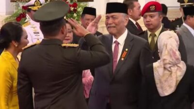 Menko Marvel Luhut Binsar Panjaitan menangis dalam pelantikan KSAD Maruli Simanjuntak, Rabu (29/11/2023). (Medsos) 